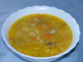 Щи из свежей капусты со свининой
