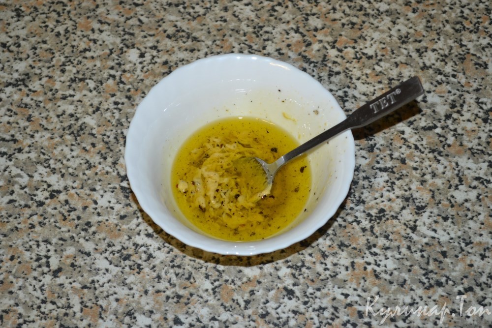 Салат с сосисками и авокадо