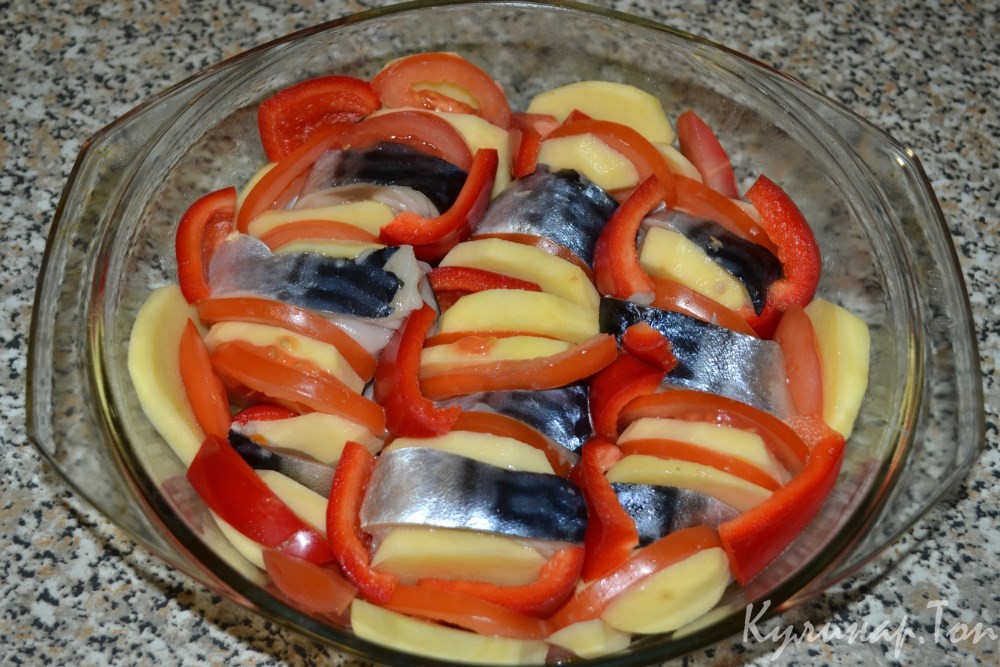 Скумбрия с овощами в духовке