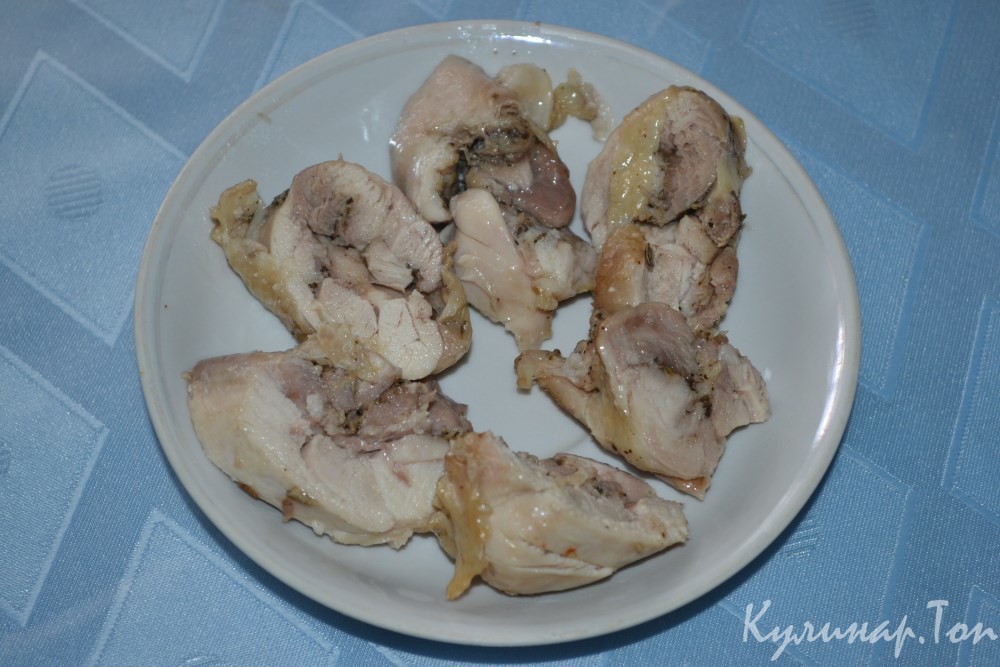 Ароматный рулет из курицы
