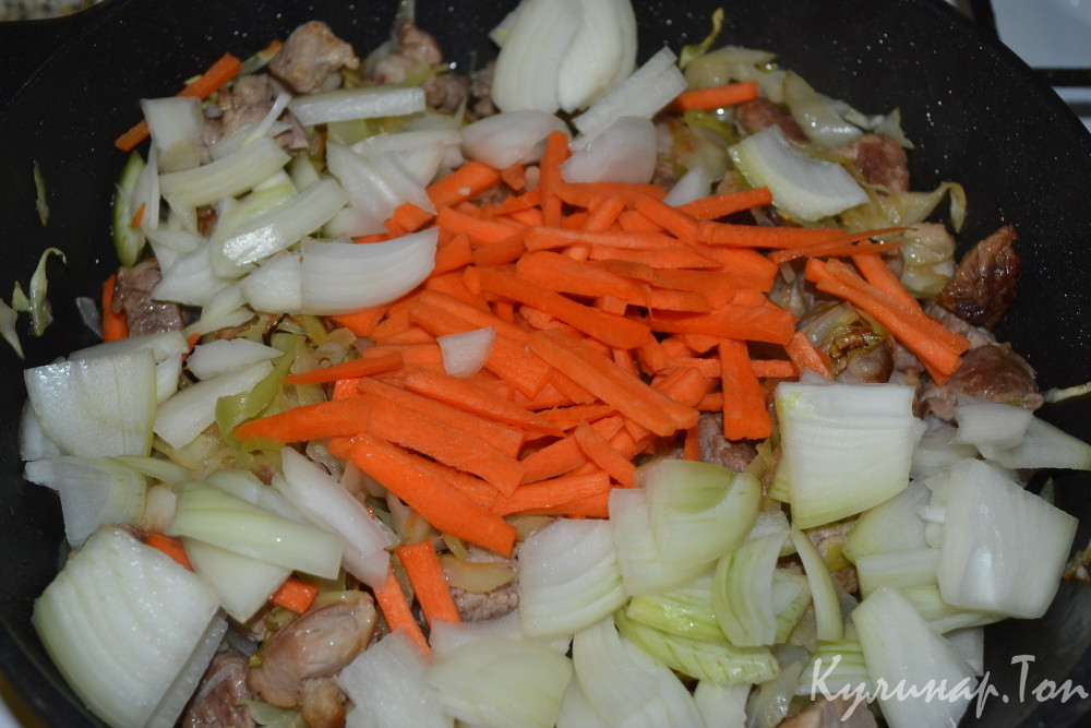 Гречка со свининой и овощами