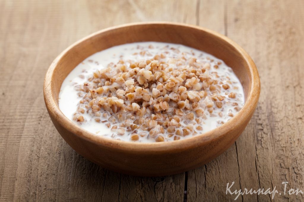 Гречневая каша на молоке с корицей