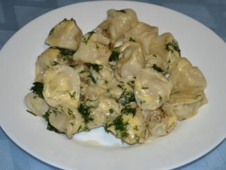 Пельмени жареные под сыром