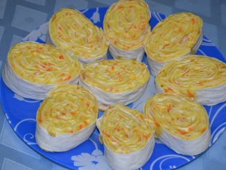 Рулет из лаваша с картошкой, морковью и сыром