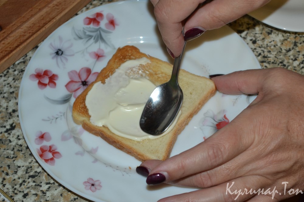 Сэндвичи с жареной колбасой