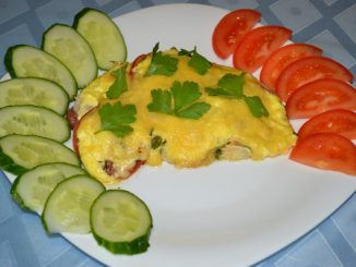 Свинина, запеченная с помидорами