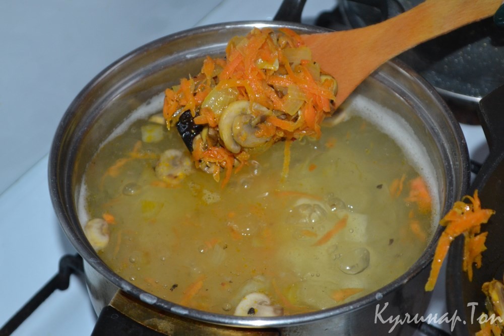 Сырный суп с шампиньонами