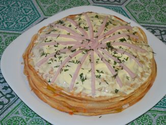 Блинный торт с ветчиной и морковью