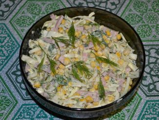 Салат с капустой и кукурузой
