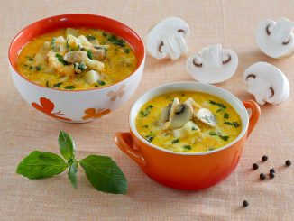 Суп из сырка с шампиньонами и куркумой