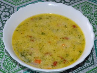 Супчик с копченостями и сыром