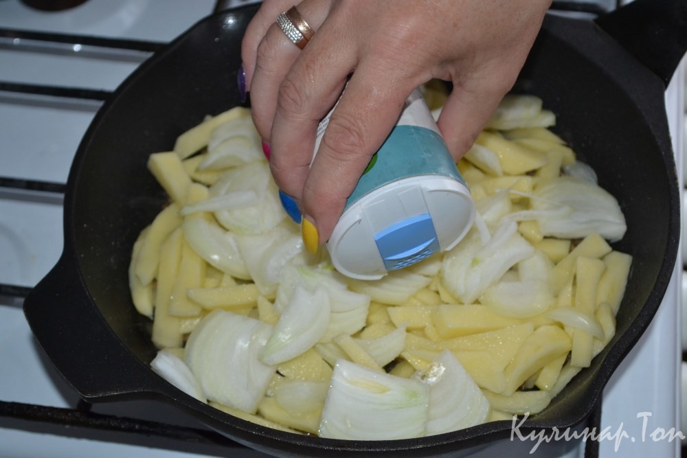 Жареный картофель с шампиньонами