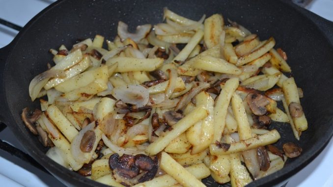 Жареный картофель с шампиньонами-10 Жареный картофель с шампиньонами