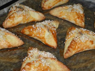 Самса с консервированной горбушей