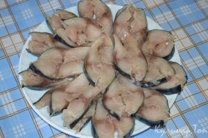 Скумбрия в чесноке