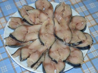 Скумбрия в чесноке