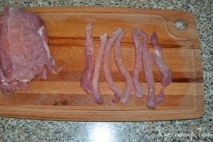 Домашняя колбаса из свинины с чесноком