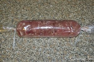 Домашняя колбаса из свинины с чесноком