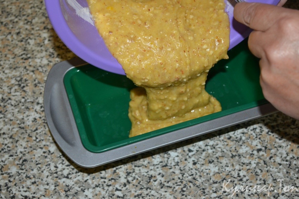 Кекс с миндалем