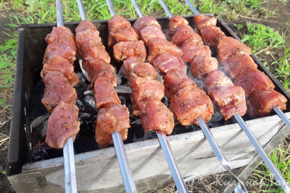 Шашлык из свинины в кетчупе