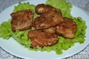 Жареная скумбрия в панировочных сухарях