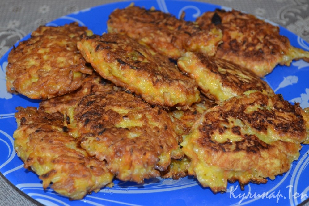Морковные оладьи с сыром