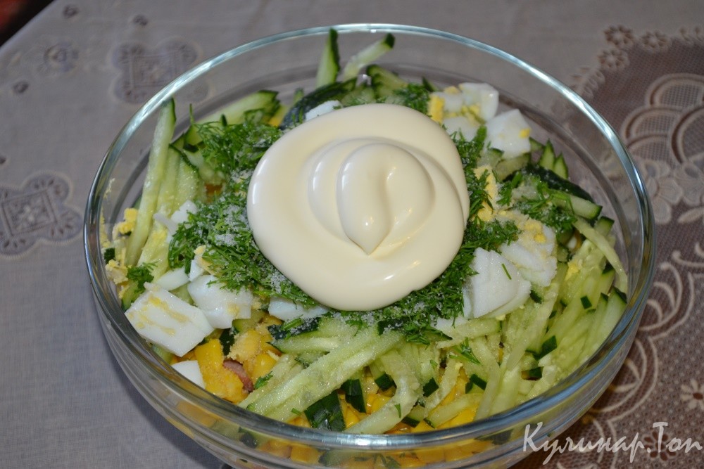 Салат с пекинской капустой и консервированными кальмарами