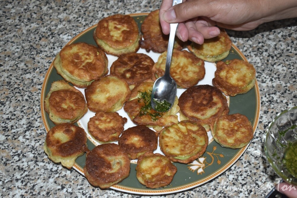 Кабачки в чесночном кляре