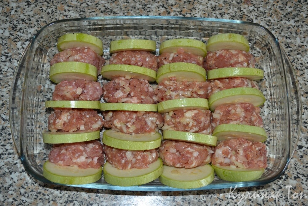 Мясная запеканка с кабачком