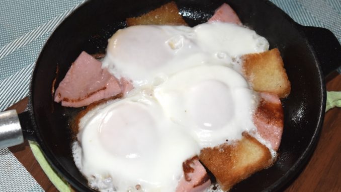 Яичница с колбасой и гренками-06 Яичница с колбасой и гренками