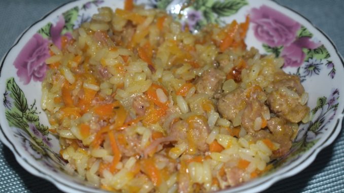 Рисовая каша с тушенкой-09 Рисовая каша с тушенкой
