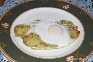Яичница с кабачком
