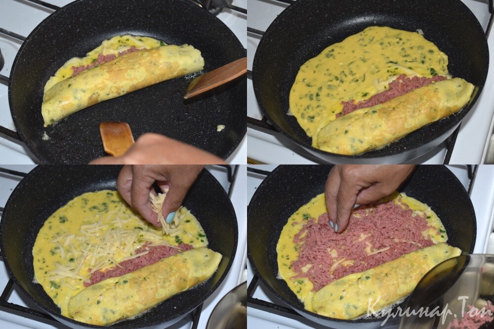 Яичный рулет с колбасой и сыром