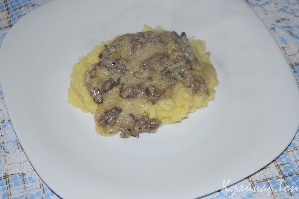 Куриные сердечки в сливках