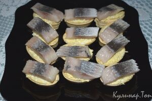 Закуска из сельди в тарталетках