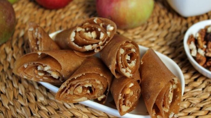 Яблочная пастила с орехами Яблочная пастила с орехами