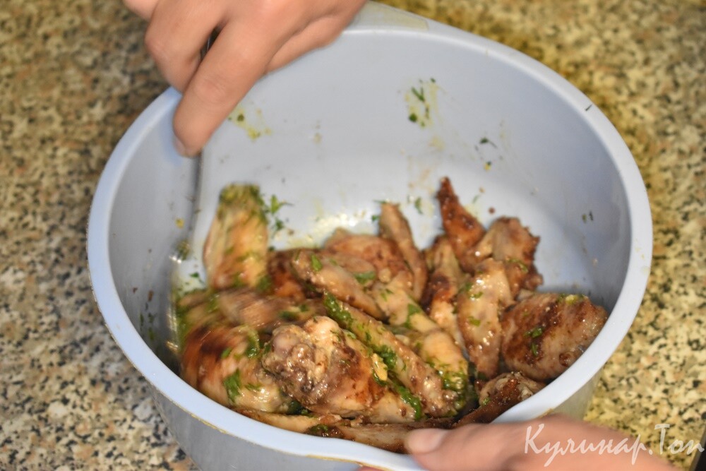 Куриные крылышки в чесночном соусе