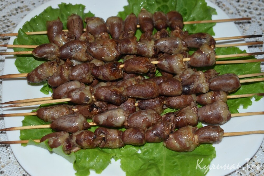 Шашлычки из куриных сердечек в духовке
