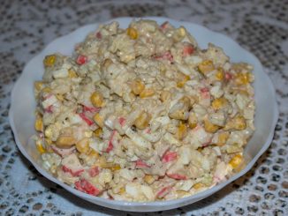 Салат из крабовых палочек и риса