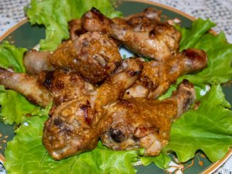 Запеченные куриные голени с чесноком