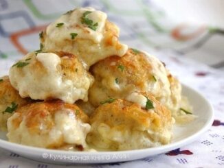 Тефтели из курицы в сырно-сливочном соусе